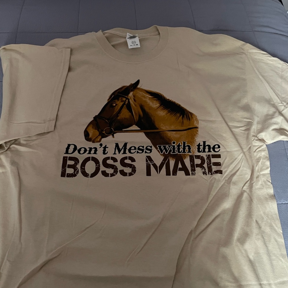 Gildan Cream Horse Graphic T-Shirt